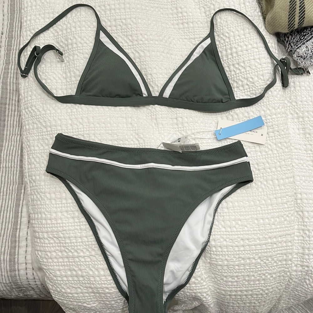 Cupshe new with tags two piece swim! Size medium